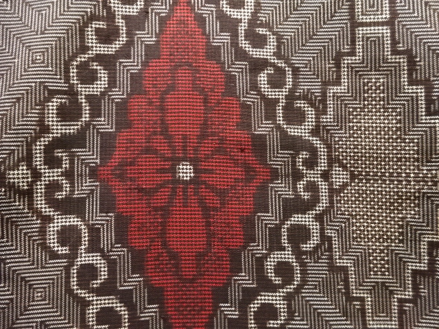 JAPANESE KIMONO / ANTIQUE KIMONO / SILK / DORO OSHIMA TSUMUGI / WOVEN FLORAL CREST